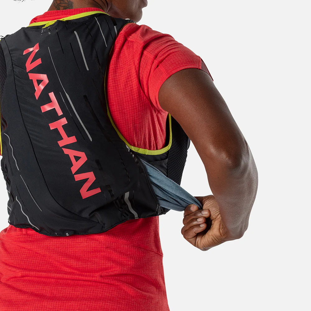 Pinnacle 4 Liter Women's Hydration Race Vest - Image 10